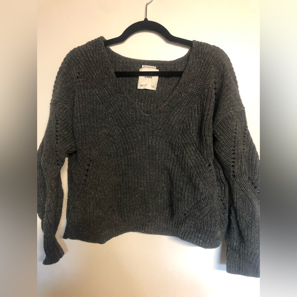 Abercrombie and Fitch Cropped Sweater - Picture 1 of 3